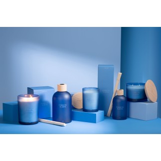 Bougie parfumée « Embruns Marins » dans pot bleu 9.5x9.5x35.5 cm